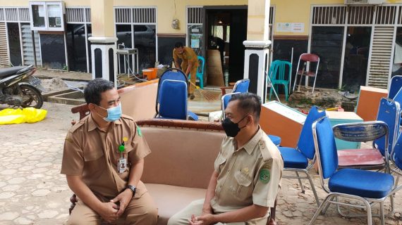 Kunjungan Tim Kesehatan Puskesmas Samboja di Kelurahan Sungai Seluang yang terdampak Banjir
